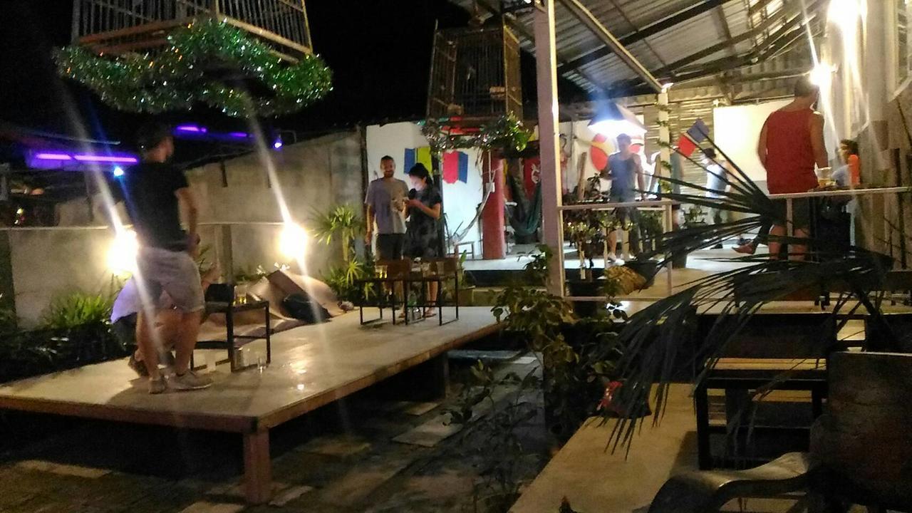 Shut Eye Party Hostel (Adults Only) Pai Exterior photo